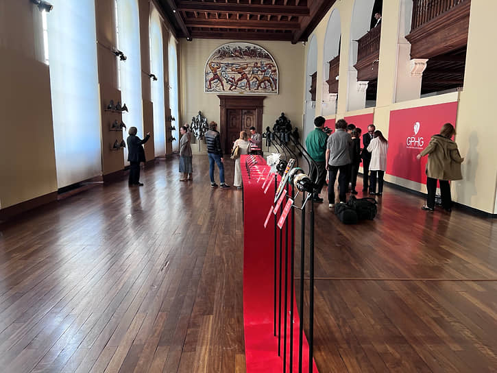 Выставка часов-лауреатов прошла в женевском Музее истории и искусства