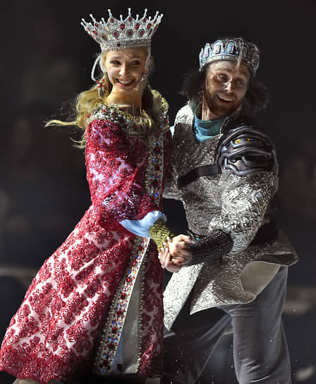 «Руслан и Людмила» во дворце спорта «Мегаспорт». Татьяна Навка и Петр Чернышев