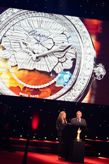 Сопрезиденты
Chopard Карл-Фридрих
Шойфеле и Каролина
Шойфеле вместе
приняли награду
за сложные женские
часы