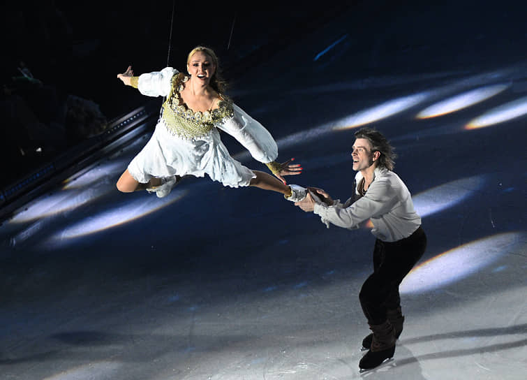 «Больше, чем шоу»
в ледовом дворце «Навка Арена». Татьяна Навка и Петр Чернышев