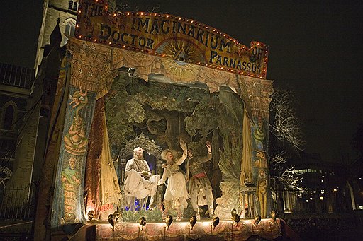 Кадр из фильма «Воображариум доктора Парнаса»