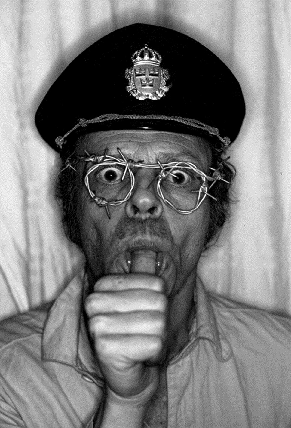 «Полицейский, сосущий большой палец», 1978 год