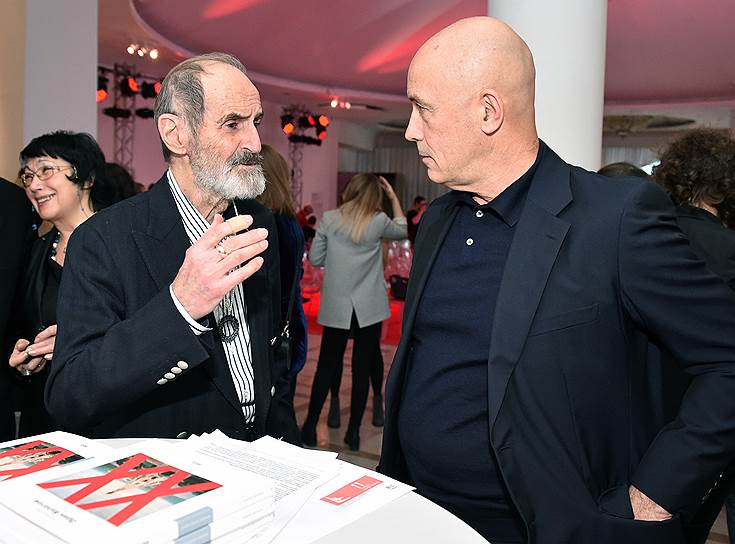 Художник Эрик Булатов и бизнесмен Шалва Бреус (справа) на церемонии вручения премии Кандинского в кинотеатре &quot;Ударник&quot; 