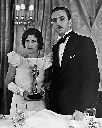 Уолт Дисней с женой на церемонии вручения «Оскара», 1932