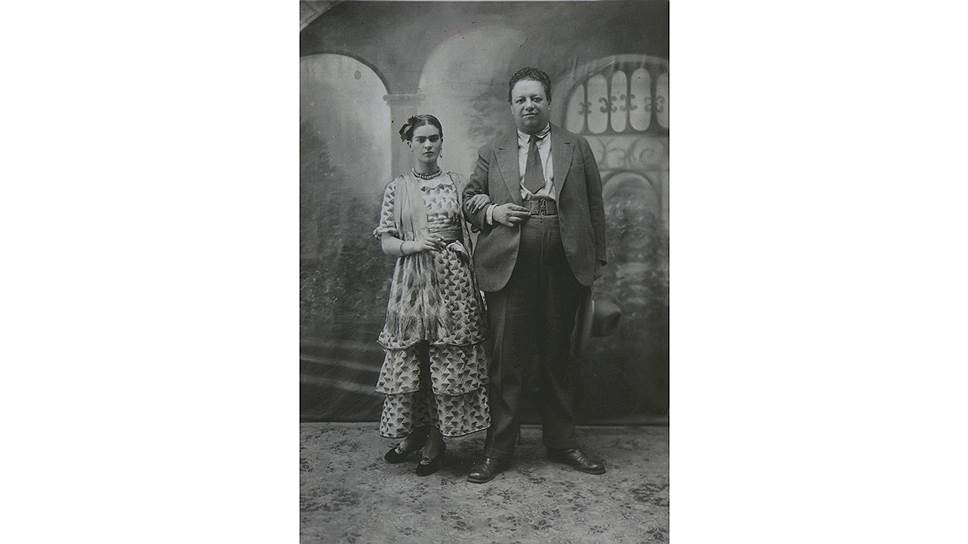 Фрида Кало и Диего Ривера в день своей свадьбы, 21 августа 1929 года