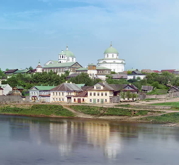 Постройки Воскресенского женского монастыря, в том числе церковь Усекновения главы Иоанна Предтечи (справа) по проекту Николая Львова. Съемка Сергея Прокудина-Горского, 1910