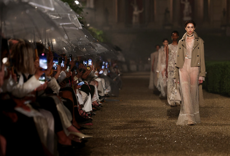 Показ коллекции Cruise 2026 от Dior