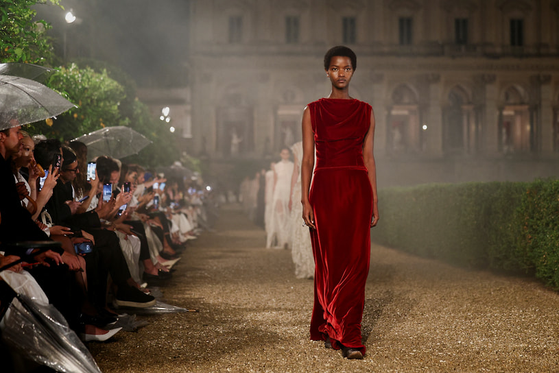 Показ коллекции Cruise 2026 от Dior