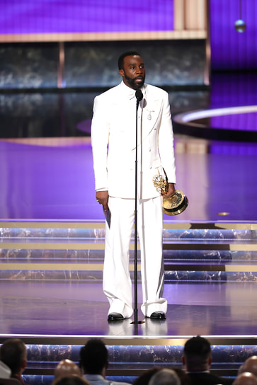 Актер Трэмелл Тиллман получил награду за лучшую мужскую роль второго плана в драматическом сериале «Разделение»