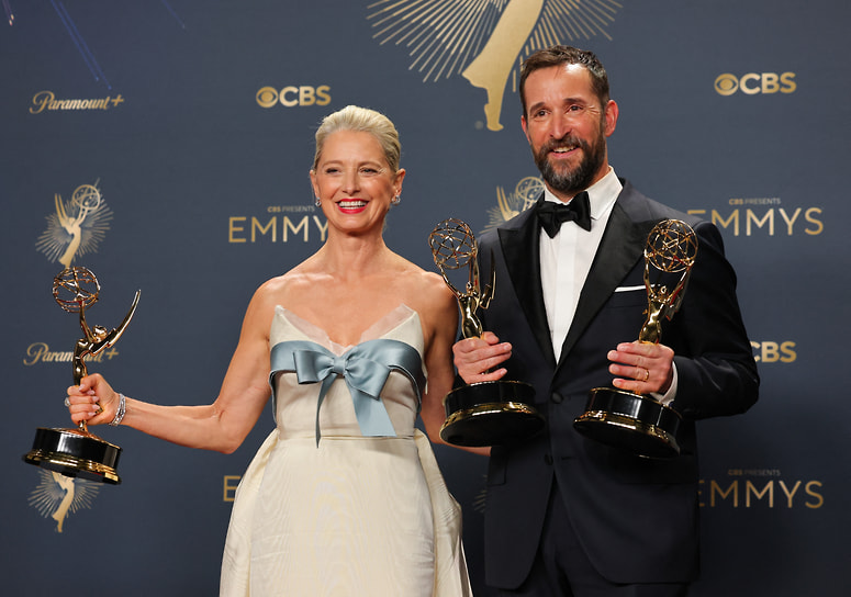 Награду в номинации «Лучший драматический сериал» получила «Больница Питт». Исполнитель одной из главных ролей Ноа Уайли (на фото) удостоился «Эмми» как лучший драматический актер