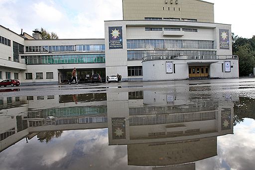 ДК, названный в честь одного из пионеров советского авиапрома Сергея Горбунова, известен москвичам с начала 1990-х годов прошлого века благодаря пионерам постсоветской музыкальной индустрии
