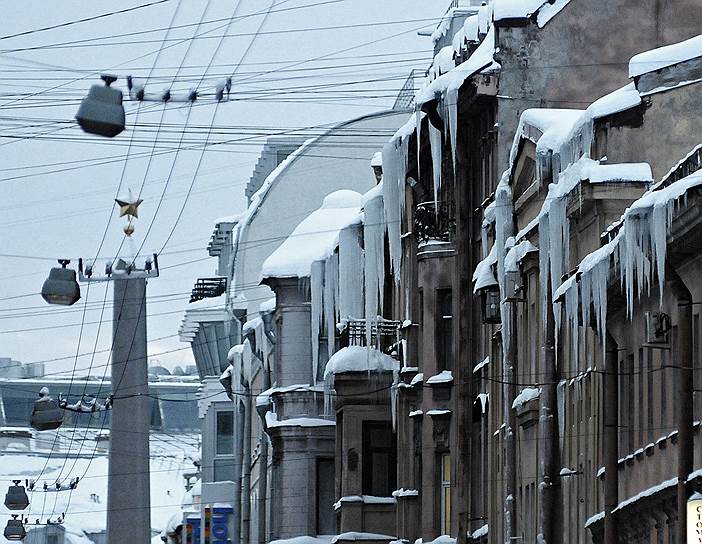 Валентина Матвиенко запомнится петербуржцам своим сосулеборчеством

