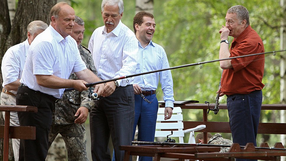 Геннадий Зюганов, Борис Грызлов, Дмитрий Медведев и Владимир Жириновский. Завидово, 2008 год 
