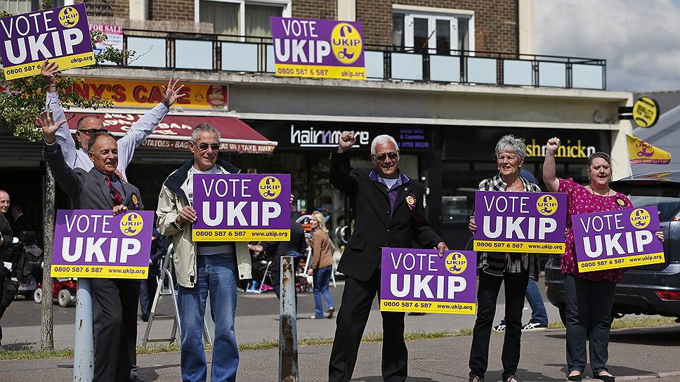Ликование сторонников британской UKIP, возможно, станет главным результатом успешного выступления партии на выборах в Европарламент 
