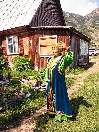Туристов на Алтай завлекают как красотой и чистотой природы, так и самобытностью местного населения 
