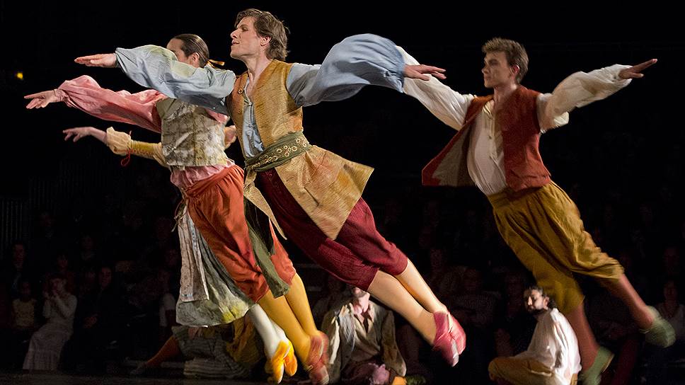 Концерты Уильяма Кристи и Les Arts Florissants — это не только аутентичное исполнение барочной музыки, но и театр, сравнимый по накалу с высокобюджетными оперными постановками 
