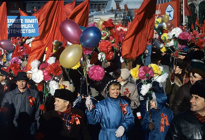 Последний круглый юбилей революции в статусе государственного праздника страна отмечала в 1987 году 
