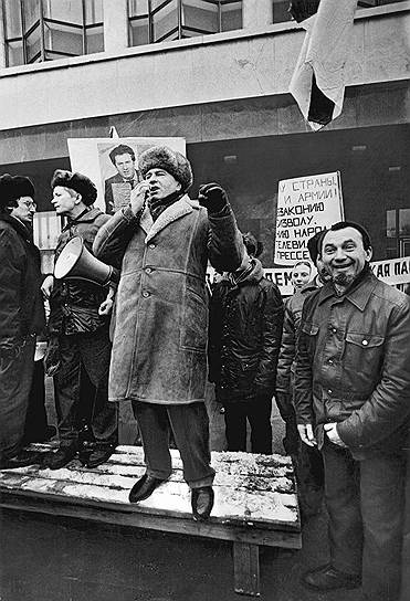 Прорыв в политической карьере Владимира Жириновского случился в 1991 году, когда он шел в президенты от малоизвестной ЛДПСС и занял третье место с 7,8% голосов