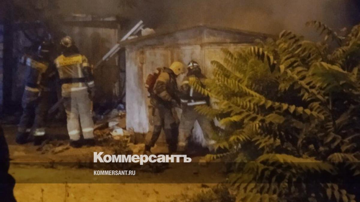 В севастополе при пожаре в гараже погибли два человека