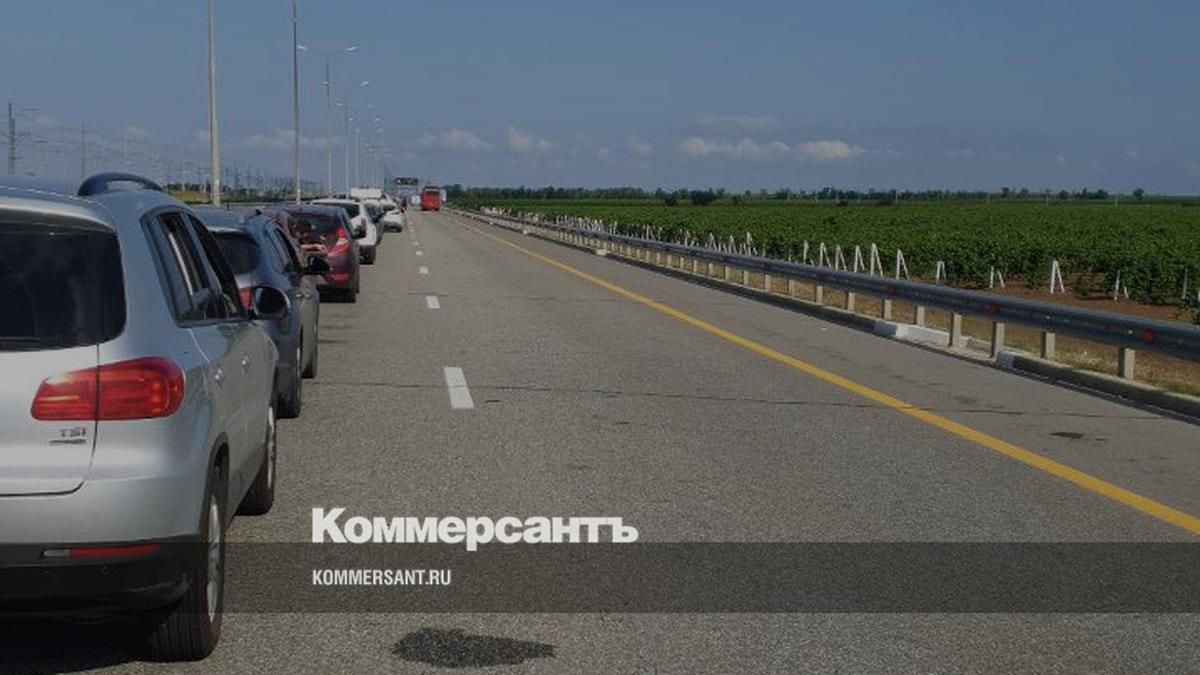 Время пробок на крымском мосту. Крымский мост пробки. Машина Крым. Пробка перед крымским мостом. Пробки Крым мост.