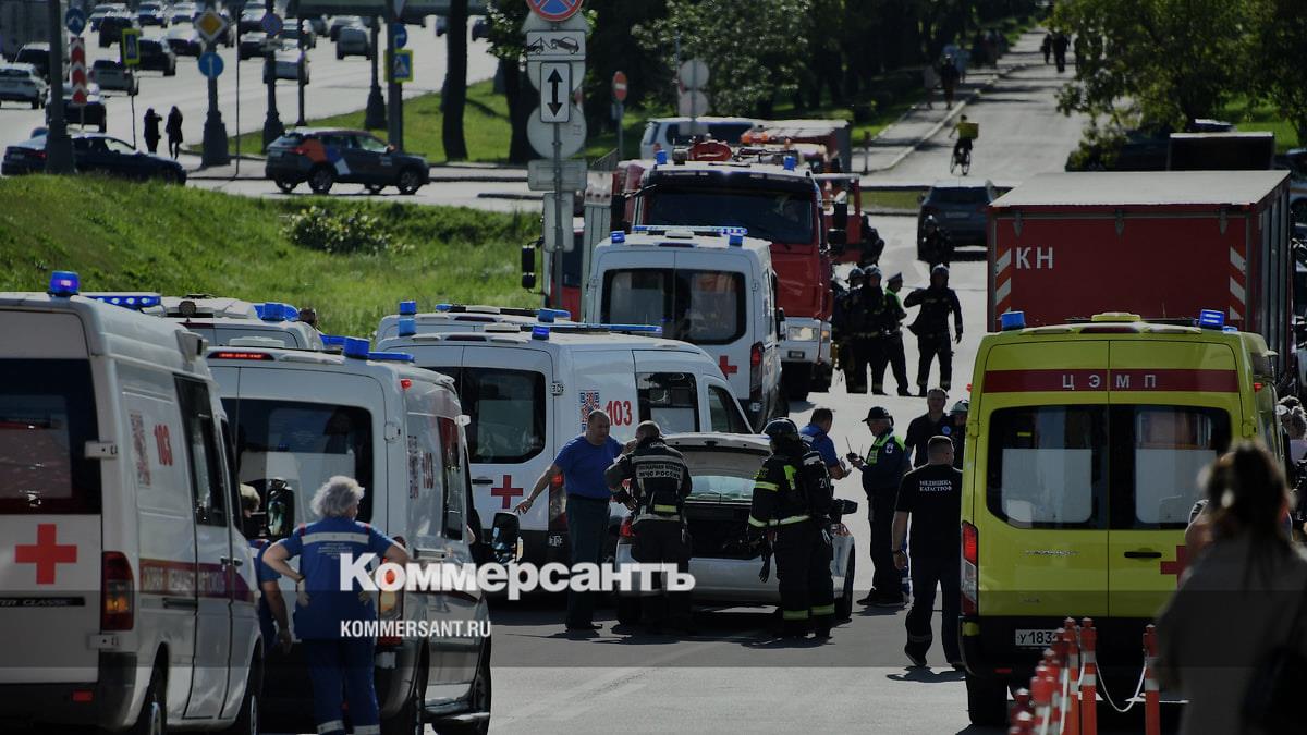 Четыре женщины погибли при прорыве трубы с кипятком во «Временах года» в  Москве – Коммерсантъ