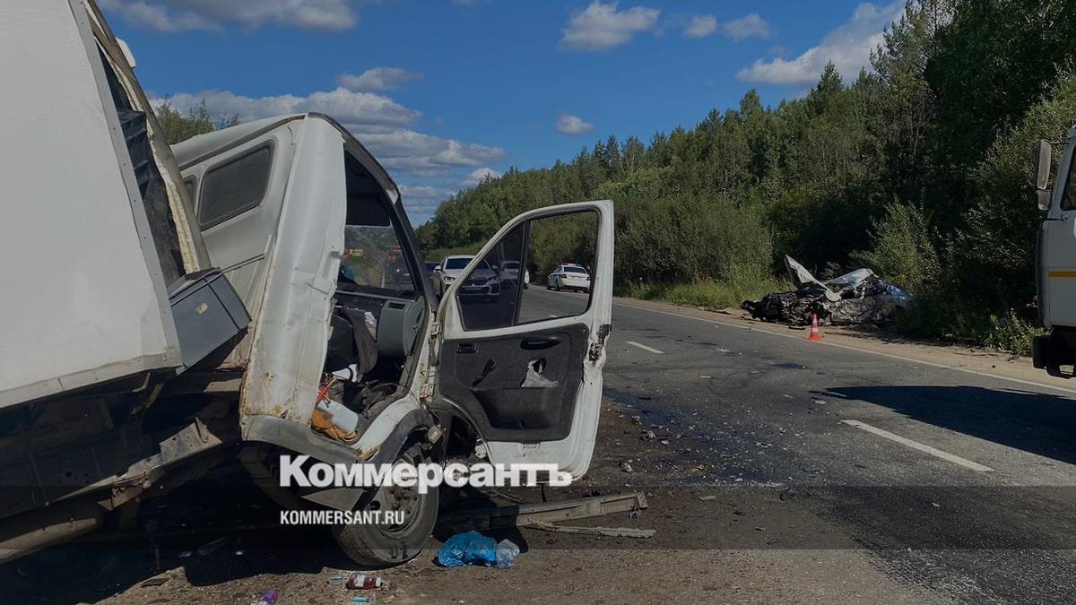 Нетрезвый водитель Toyota врезался в грузовик при обгоне на Славянском шоссе  в Ижевске – Коммерсантъ Ижевск