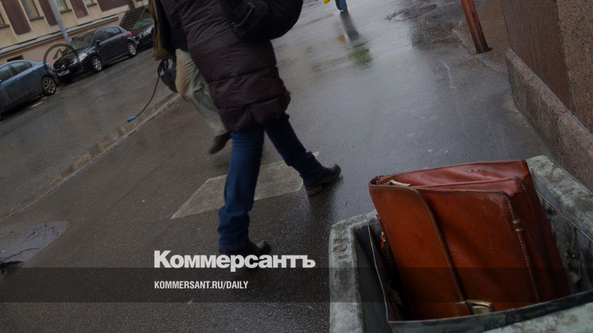 Жительницу Кирова вынудили поджечь здание правительства региона Как в Волгу гляд