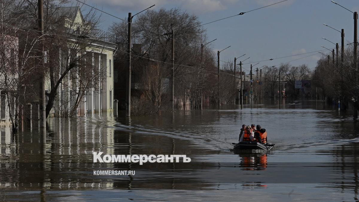 МЧС: из Орска после паводка начала уходить вода – Коммерсантъ