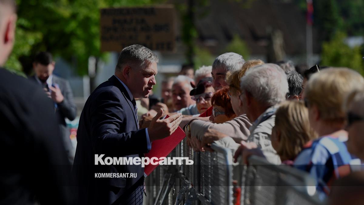 В премьера Словакии Фицо стреляли, он ранен, нападавший задержан –  Коммерсантъ