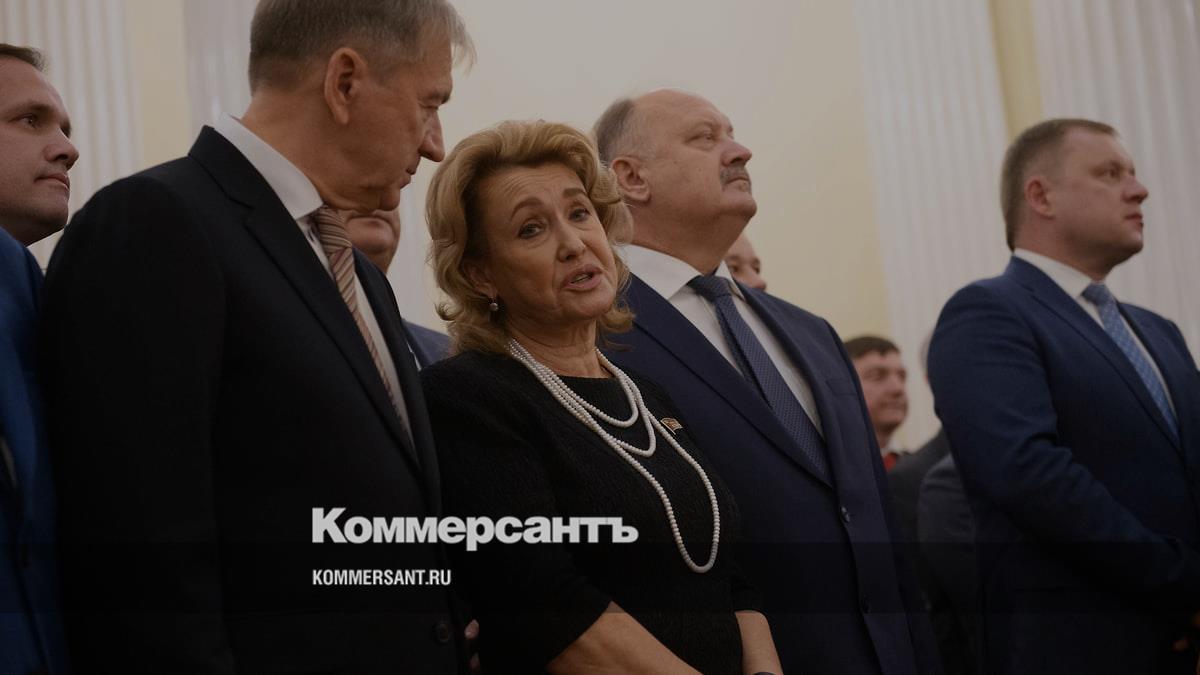 Депутат Ирина Иванова сменила Кононенко на посту лидера фракции КПРФ в  ЗакСе – Коммерсантъ Санкт-Петербург