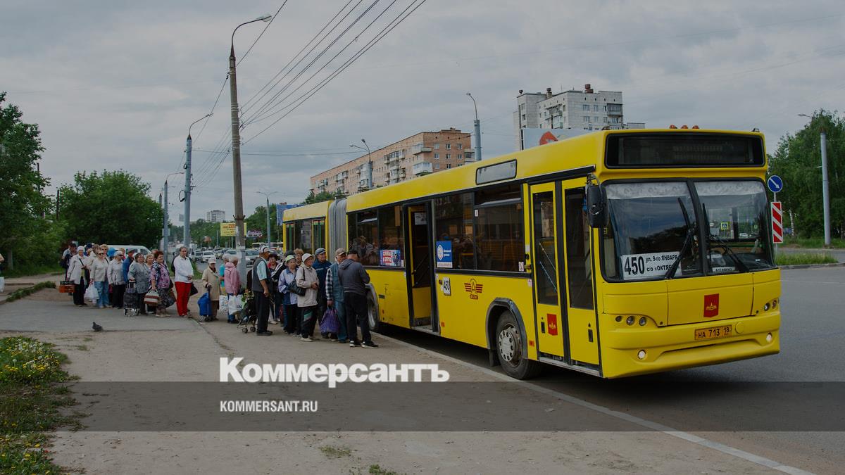 Дополнительные рейсы автобусов пустят на кладбища Ижевска в Троицкую  субботу – Коммерсантъ Ижевск