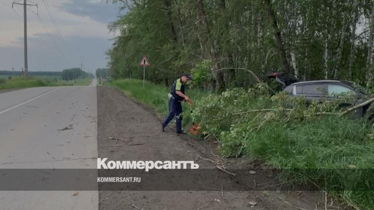 В Екатеринбурге в ДТП погиб водитель автомобиля и пострадали двое  пассажиров – Коммерсантъ Екатеринбург