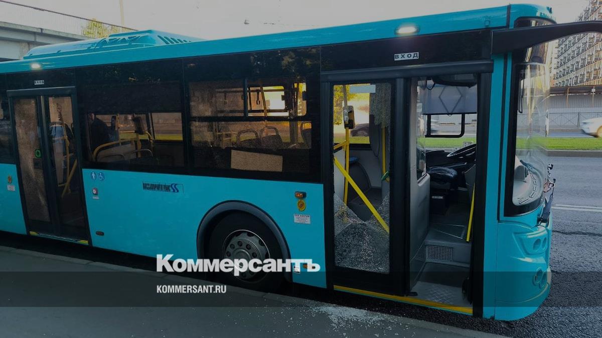 В Петербурге автобус обстреляли из пневматического пистолета – Коммерсантъ