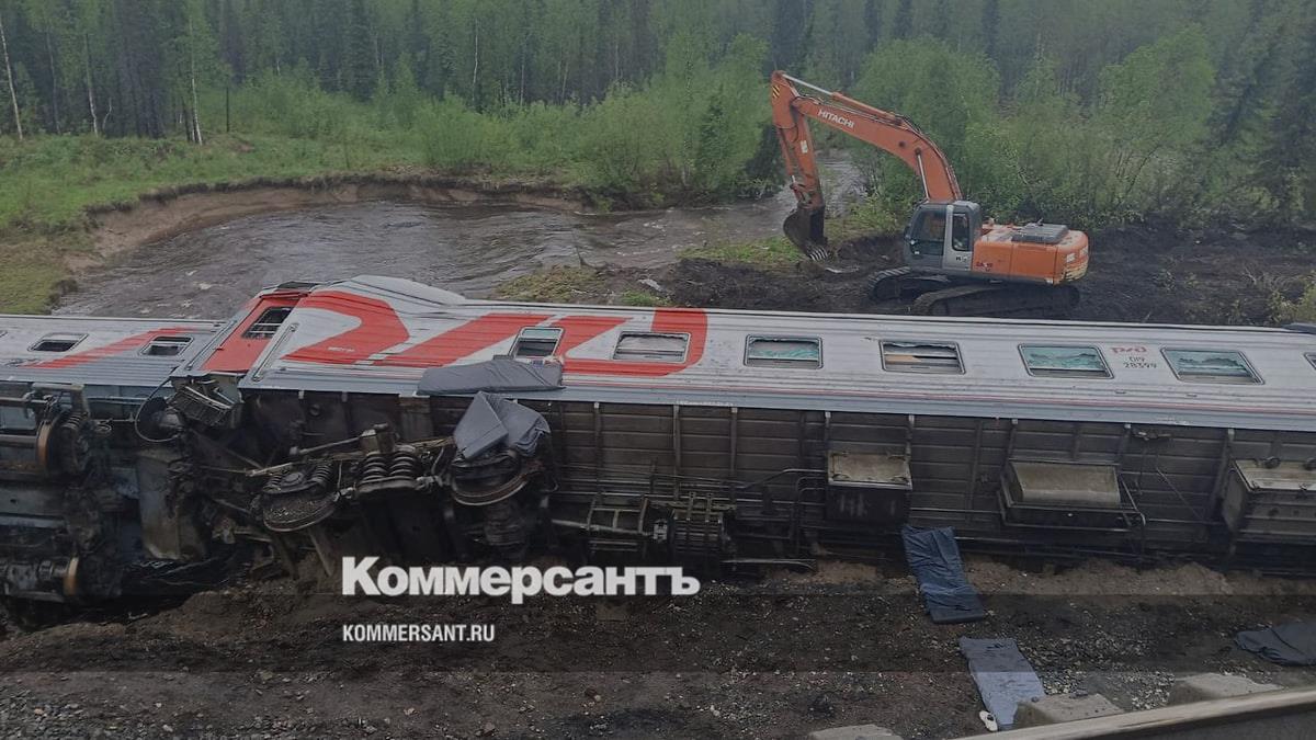 В Коми введен режим ЧС после схода пассажирского поезда – Коммерсантъ