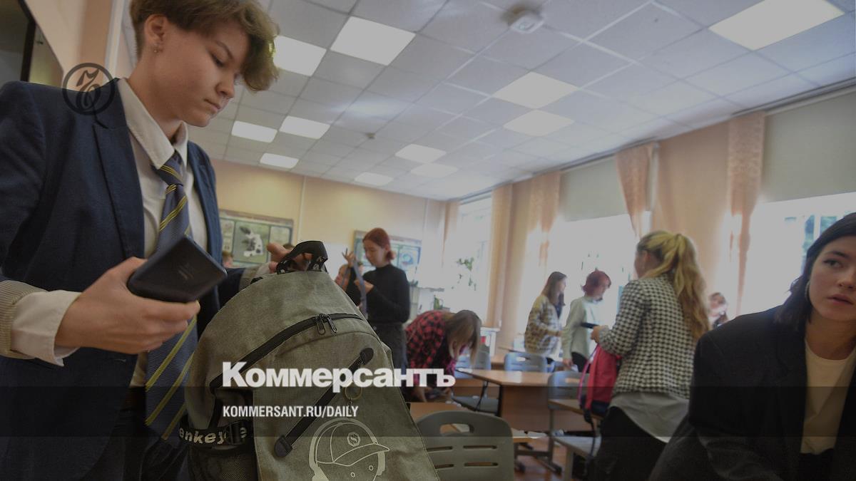 С 2025 года курс обществознания в школе планируют преподавать с девятого  класса