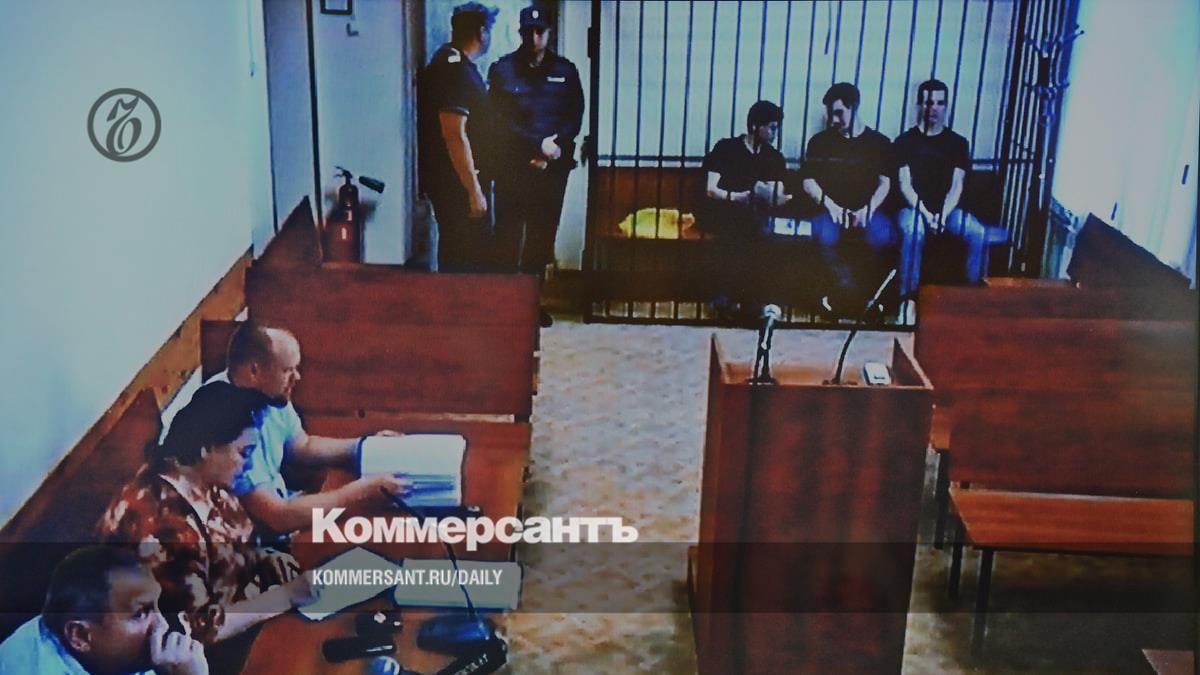 Три сына бывшего священника Ащеулова получили по 17 лет за попытку  вступления в ВСУ