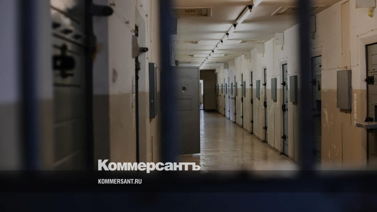 Краснодарца осудили на 4,5 года за попытку дать взятку замначальника сизо