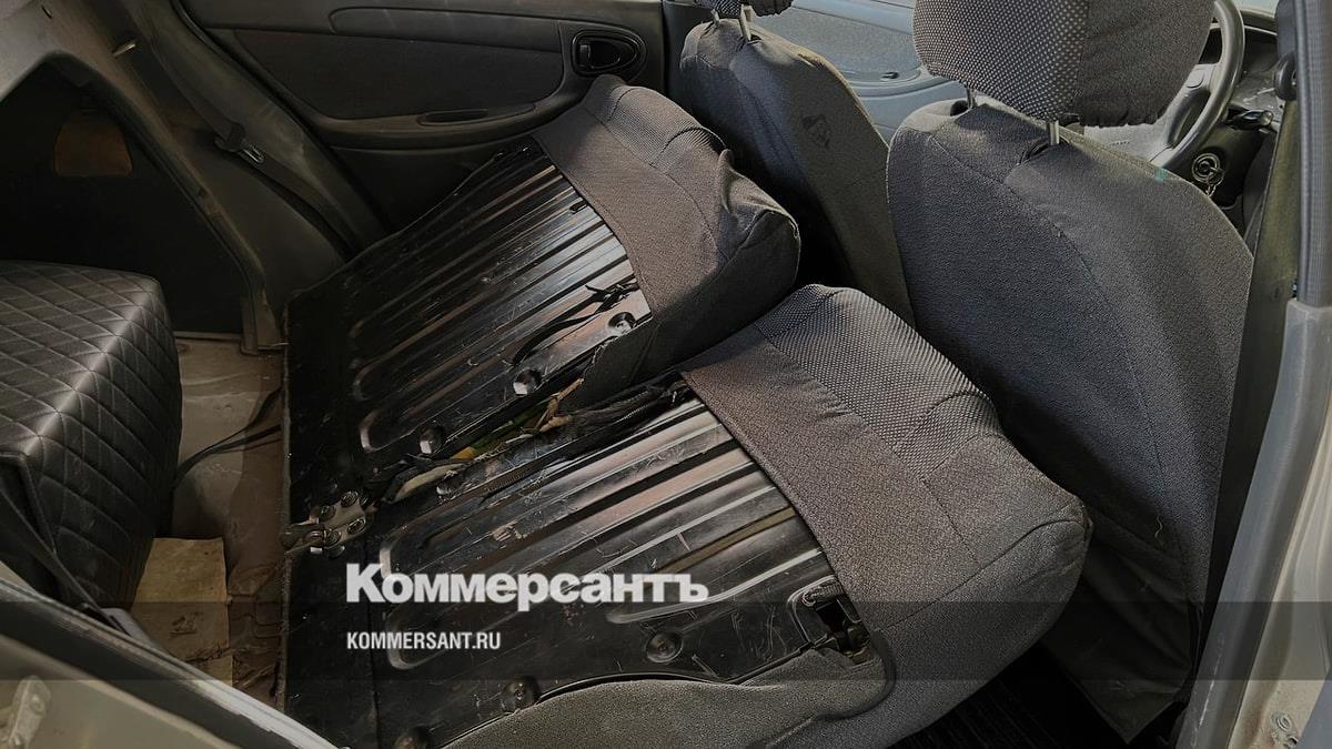 В сочи на границе с абхазией изъяли 1000 пачек сигарет, спрятанных в машинах
