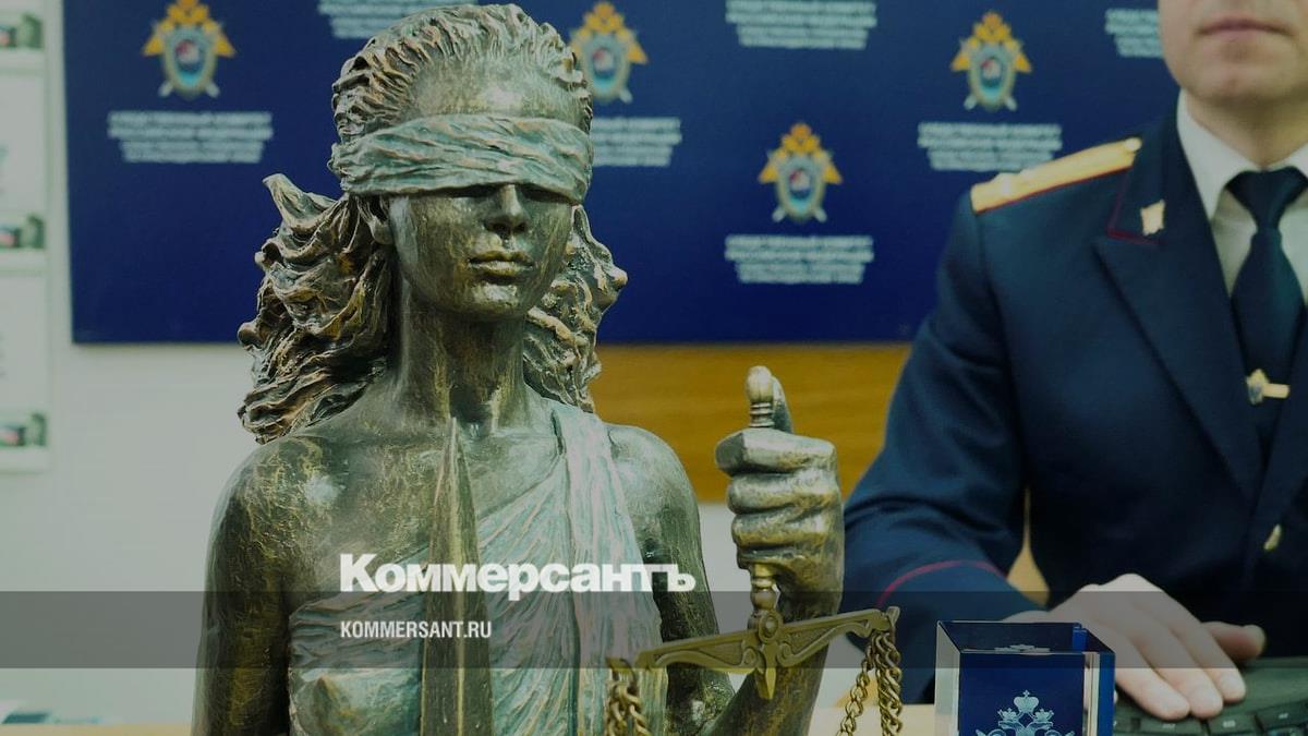 Жительницу краснодара будут судить за нападение на полицейского с вилкой