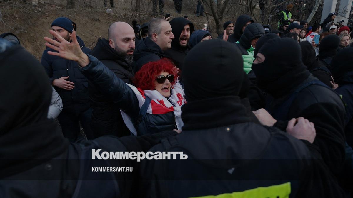 В Тбилиси арестованы десятки демонстрантов и лидеры протестов