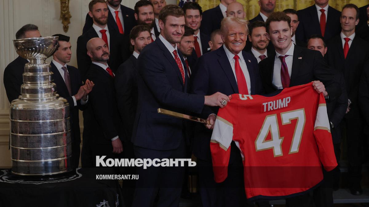 Российские хоккеисты Бобровский и Куликов встретились с Трампом в Белом доме