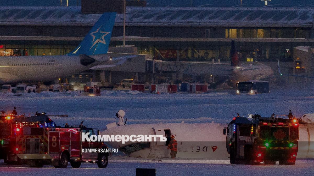 CTV: самолет Endeavor Air в аэропорту Торонто мог перевернуться из-за ветра, пострадали 19 человек // CTV: самолет Endeavor Air в аэропорту Торонто мог перевернуться из-за ветра