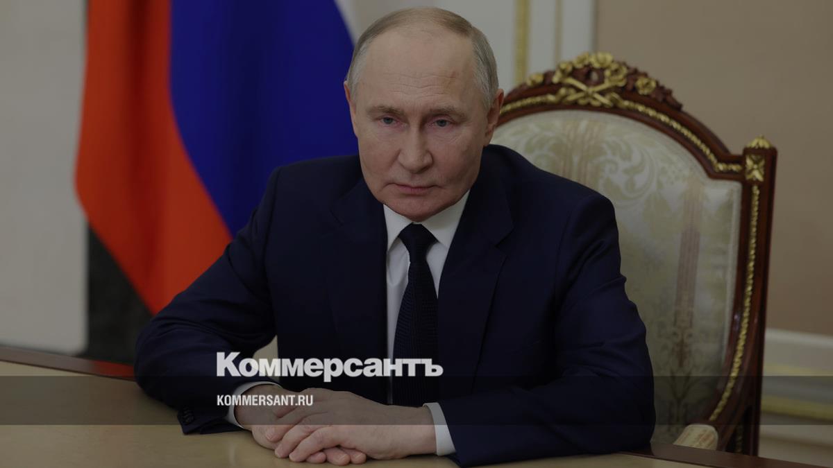 Путин пообещал повысить уровень соцобеспечения военнослужащих // Путин поздравил участников спецоперации с Днем защитника Отечества