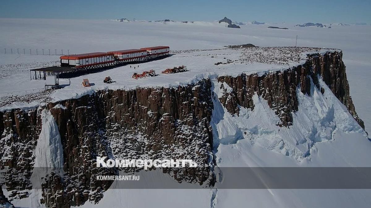 Times: ученые в Антарктиде попросили помощи после домогательств от коллеги