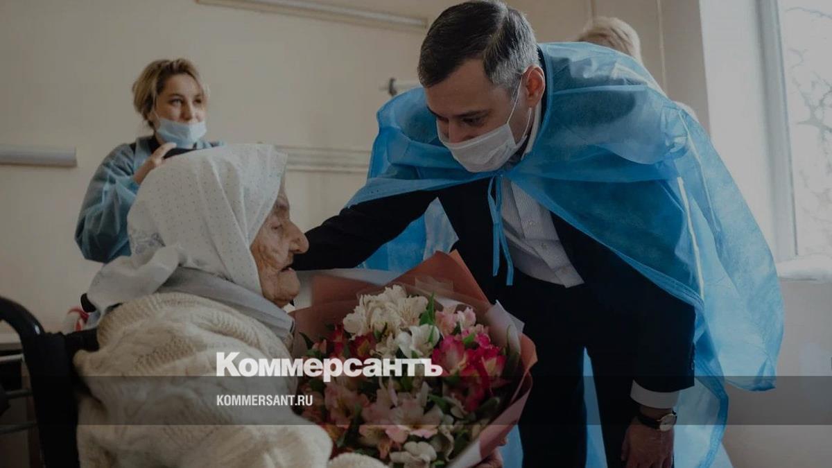 Хинштейн навестил в больнице 101-летнюю жительницу Суджи