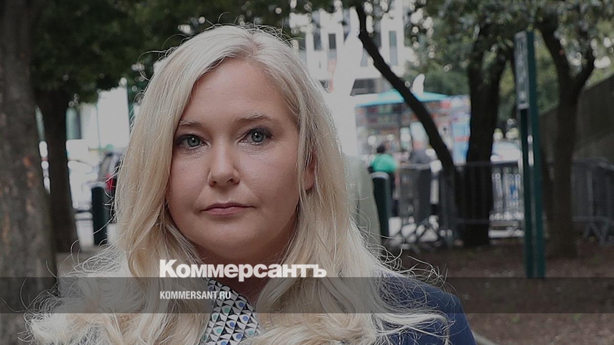 Жертва Эпштейна обвинила и своего бывшего мужа в многолетнем домашнем насилии