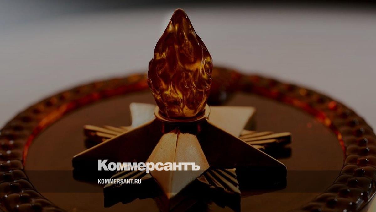 Янтарный комбинат создал сувенир «Вечный огонь» к 80-летию Победы