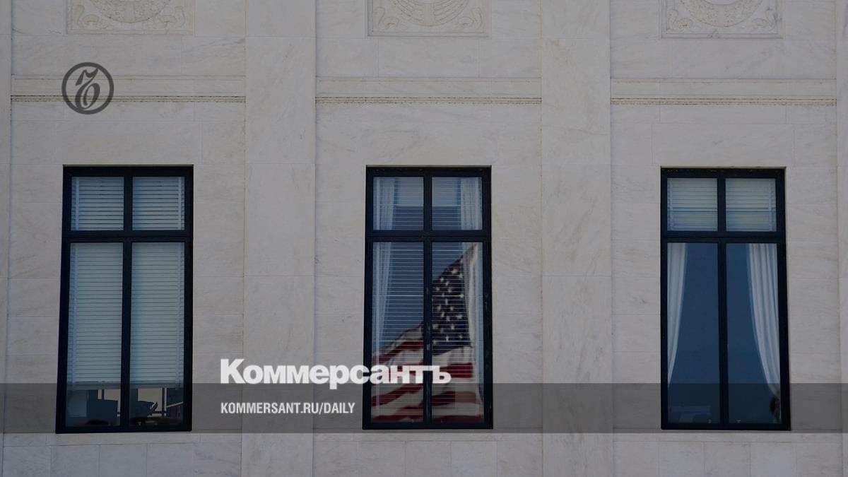 краткосрочный приток инвестиций сменяется долгосрочным оттоком