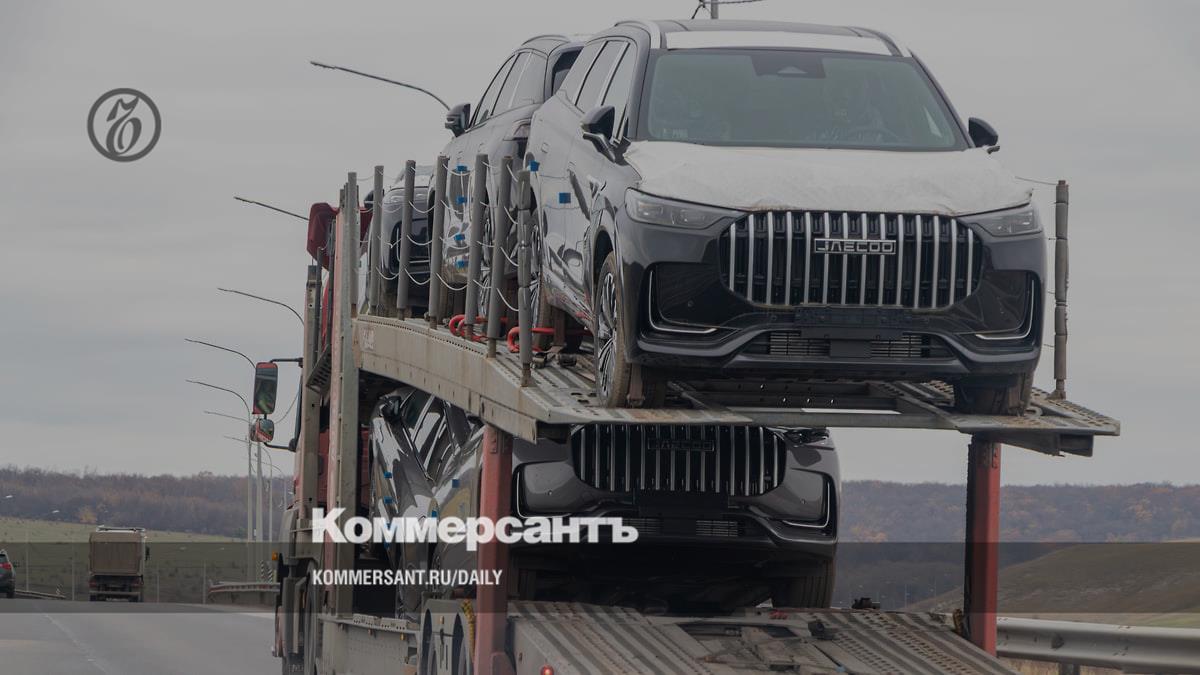 Очереди на ввоз автомобилей в Россию могут сохраниться до конца ноября