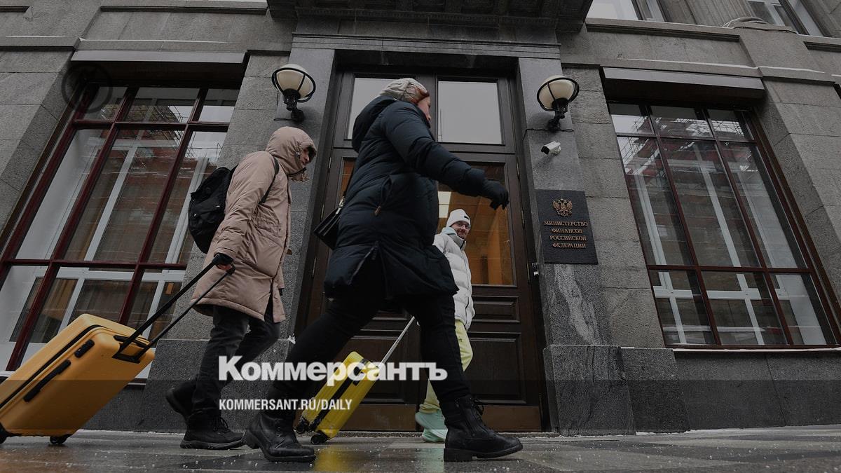 Дефицит бюджета РФ по итогам 11 месяцев 2025 года достиг 4,3 трлн рублей